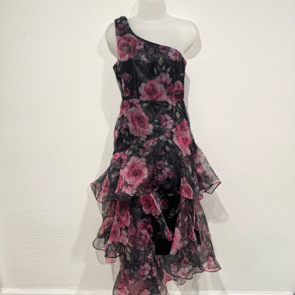 NEW lulus black pink regal organza tiered rose floral one shoulder gown dress - Picture 2 of 10
